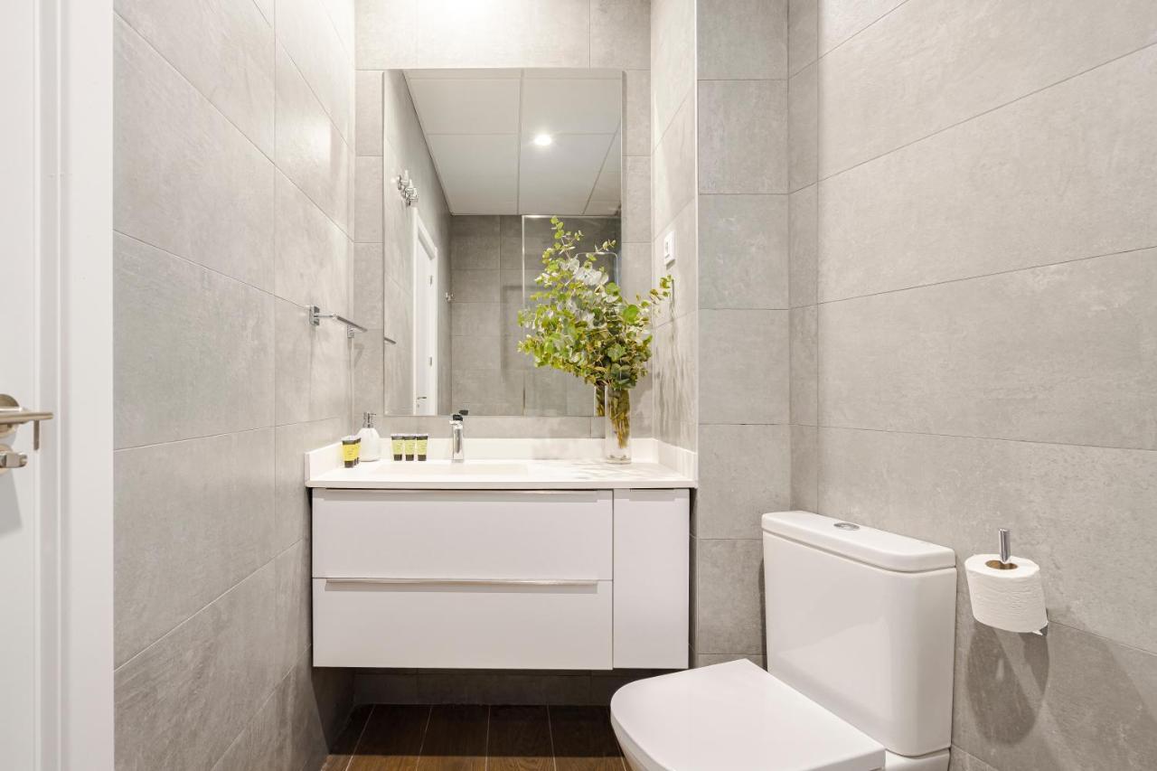 Feelathome Castilla Apartments Madrid Dış mekan fotoğraf