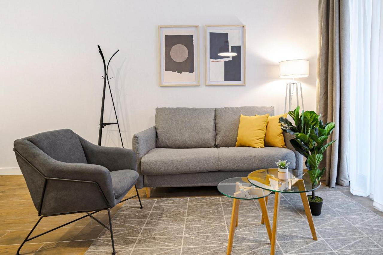 Feelathome Castilla Apartments Madrid Dış mekan fotoğraf